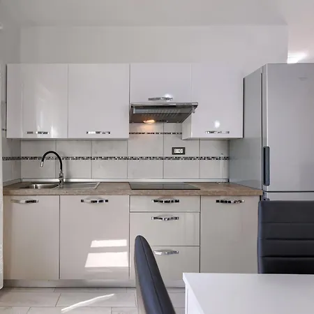 Oli-b By Interhome